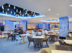 Rodina Beach Hotel