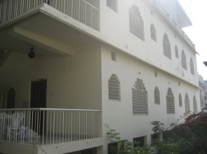 Lal Ghat Guest House