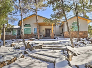 Patio & Forest View: Peaceful Show Low Home