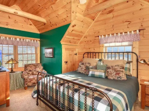 Among The Clouds - 4 Br cabin by RedAwning