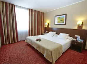 Отель Leonardo Hotel Barcelona Gran Via