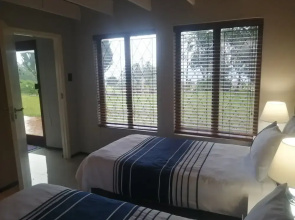 Crest Farm - Self-catering 2-bedroom, Wi-fi, Views, Swiming Pool