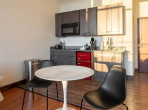 Sosuite Studio Penthouse w W/d, Gym, On-site Bar