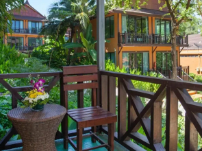 Phi Phi Long Beach Resort & Villa