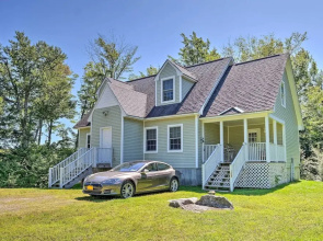 West Dover Home w/ Deck, Grill & EV Outlet