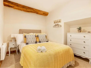 Host Stay Merchant House Basement