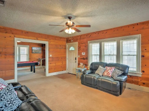 Inviting Lubbock Home > 1 Mi to Downtown