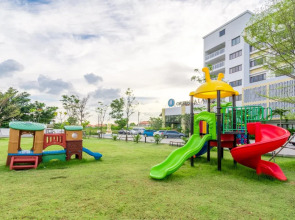 Отель Recenta Suite Phuket Suanluang