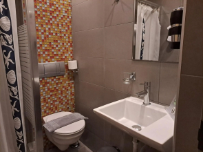 Kronos Hotel