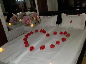 Mirrors Room Mega Mall National Arena