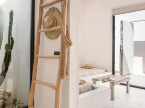 Villa in La Veleta for 16 guests
