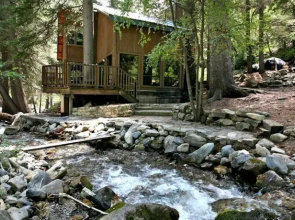 La Cabana On The Stream by Stewart Mountain Lodging