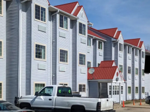 St Clair Inn and Suites