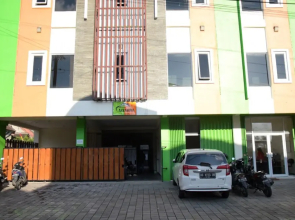 RedDoorz Syariah @ Jakal Atas