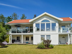 Nice Home in Trångsund With 4 Bedrooms and Wifi
