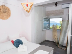 Pampas Seafront villa, 6 bedrooms, North Evvoia