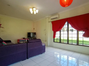 OYO HOME 90241 Villa Home Sibu