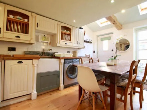 Cockle Cottage, An artists haven, Charming Cottage