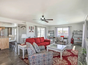 2 Mi to Lake Havasu State Park: Home w/ Pool!