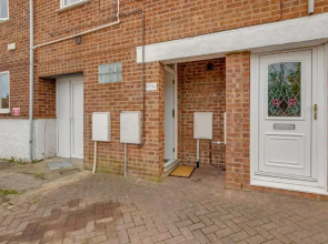 Reepham Rest - 2 Bedroom, Free Parking, 390 Mbps Wifi, Netflix, Fully Equipped kitchen - Ginger & Gold ltd