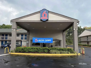 Studio 6 Suites Charlotte, NC - Northlake