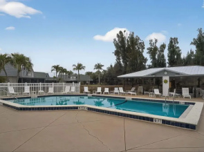 Relaxing 2br Fort Myers Getaway Near Beaches 2 Bedroom Apts