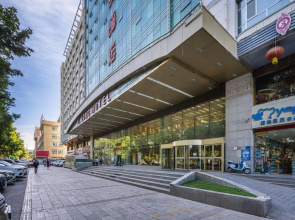 Yilong Hotel