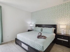 5/3 Pool Home Located in Sunset Ridge Community!