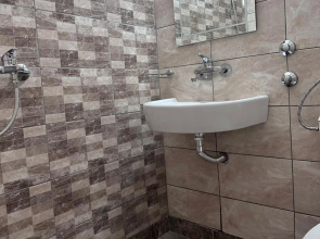 Sunny Varshava Hotel