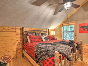 Luxe Fightingtown Creek Cabin: 2 King Suites & Spa
