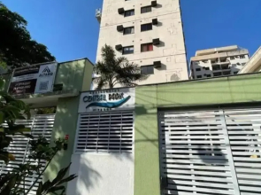 Ap em Niterói com Varanda e Garagem