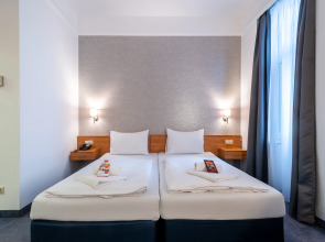 Отель East City