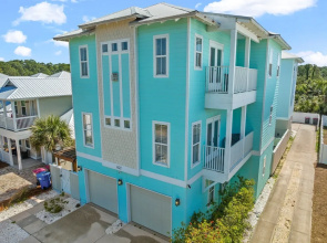 621 Lyndell Ln Unit B Aqua House