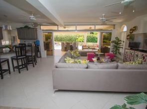One of a Kind 6 Bedroom Luxury Villa