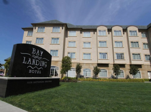 Bay Landing Hotel