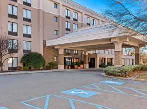 Comfort Inn & Suites Somerset - New Brunswick
