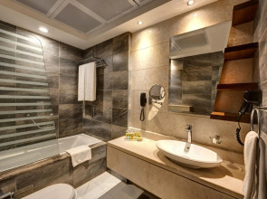 Отель Sheraton Khalidiya