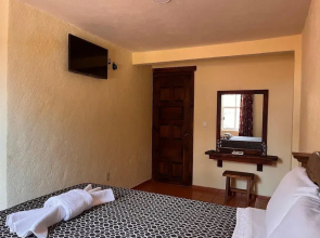 Hotel Renacer