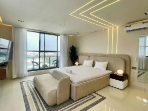 Osaka Apartment by J's Luxury