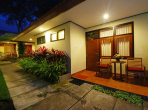 Yulia Beach Inn Kuta