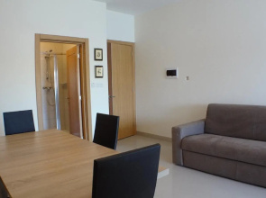Eri Apartment 072