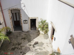 Exedra Holiday House