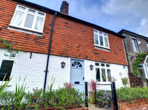 Stunning Holiday Home in Robertsbridge with Private Garden