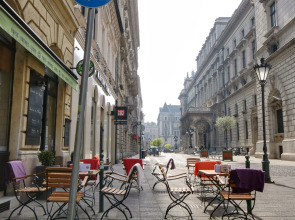 Opera Guesthouse & apartments