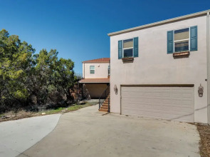 Near Lake Travis & Marina: Modern Austin Getaway!