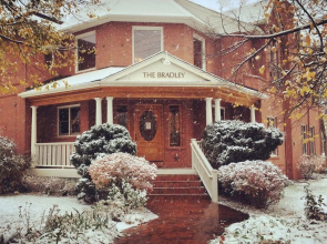 Bradley Boulder Inn