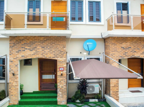 Ajah - Duplex - Sleeps 4 - Pool - Parking