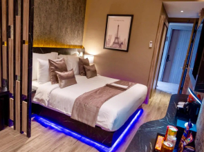 De Paris Hotel