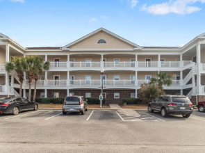 Wedgewood #324 2 Bedroom Condo by RedAwning