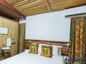 Nxabii Cottages